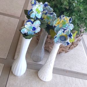 3 vintage vases with handmade flowers 🌼🌸